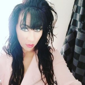 Meet your Posher, Brenda